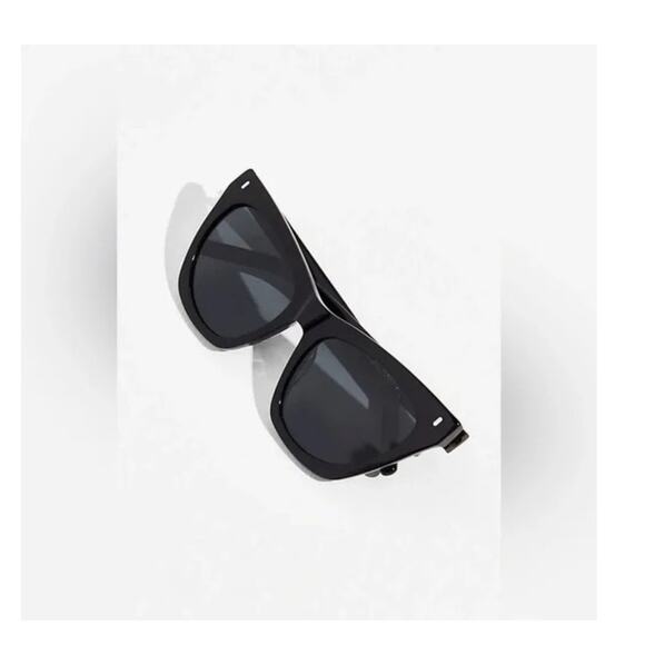 Free People x I-Sea Lexi Cat Eye Black Sunglasses main image 9